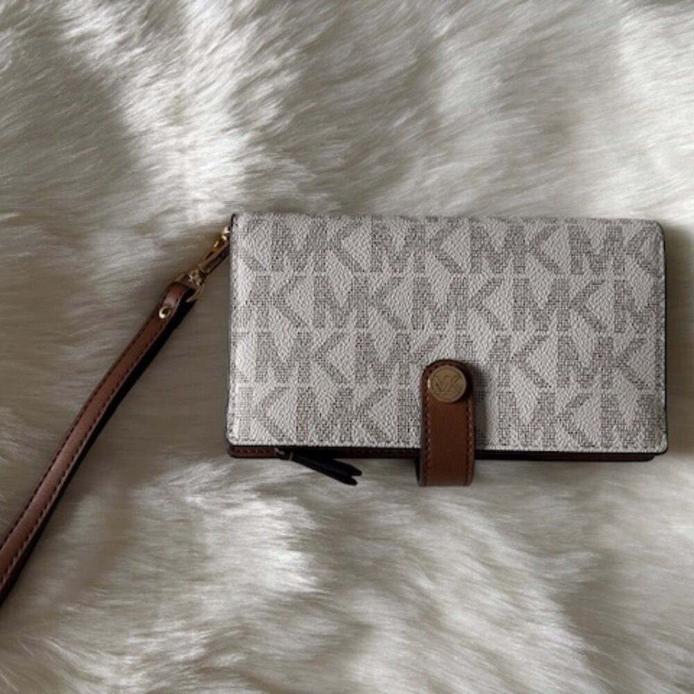 Michael Kors smartphone wristlet wallet vanilla signature